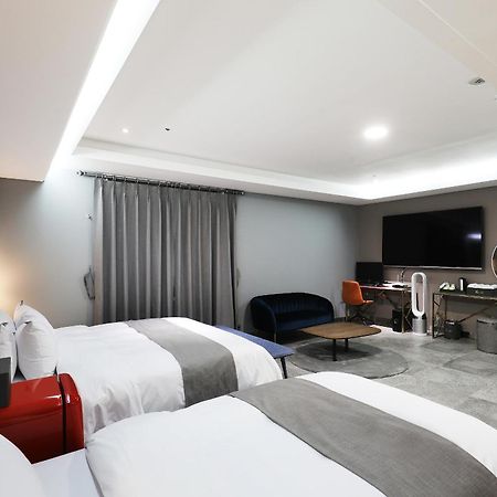 El Tower Hotel Gunsan Ngoại thất bức ảnh