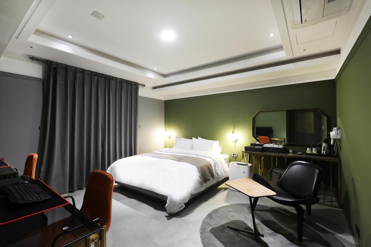 El Tower Hotel Gunsan Ngoại thất bức ảnh