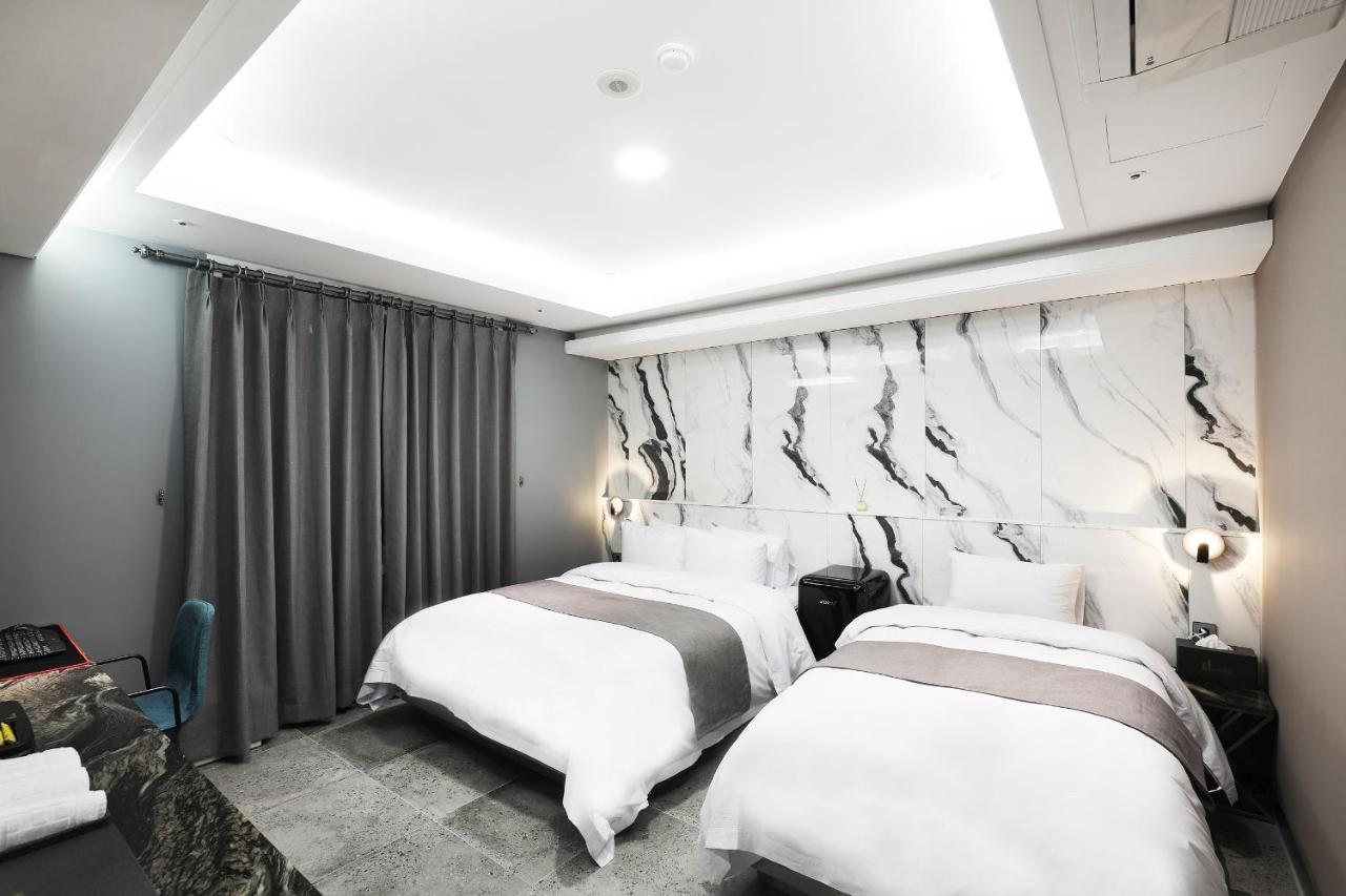 El Tower Hotel Gunsan Ngoại thất bức ảnh