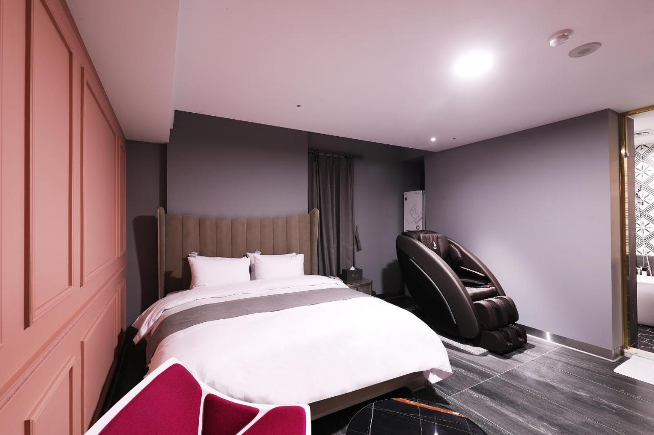 El Tower Hotel Gunsan Ngoại thất bức ảnh