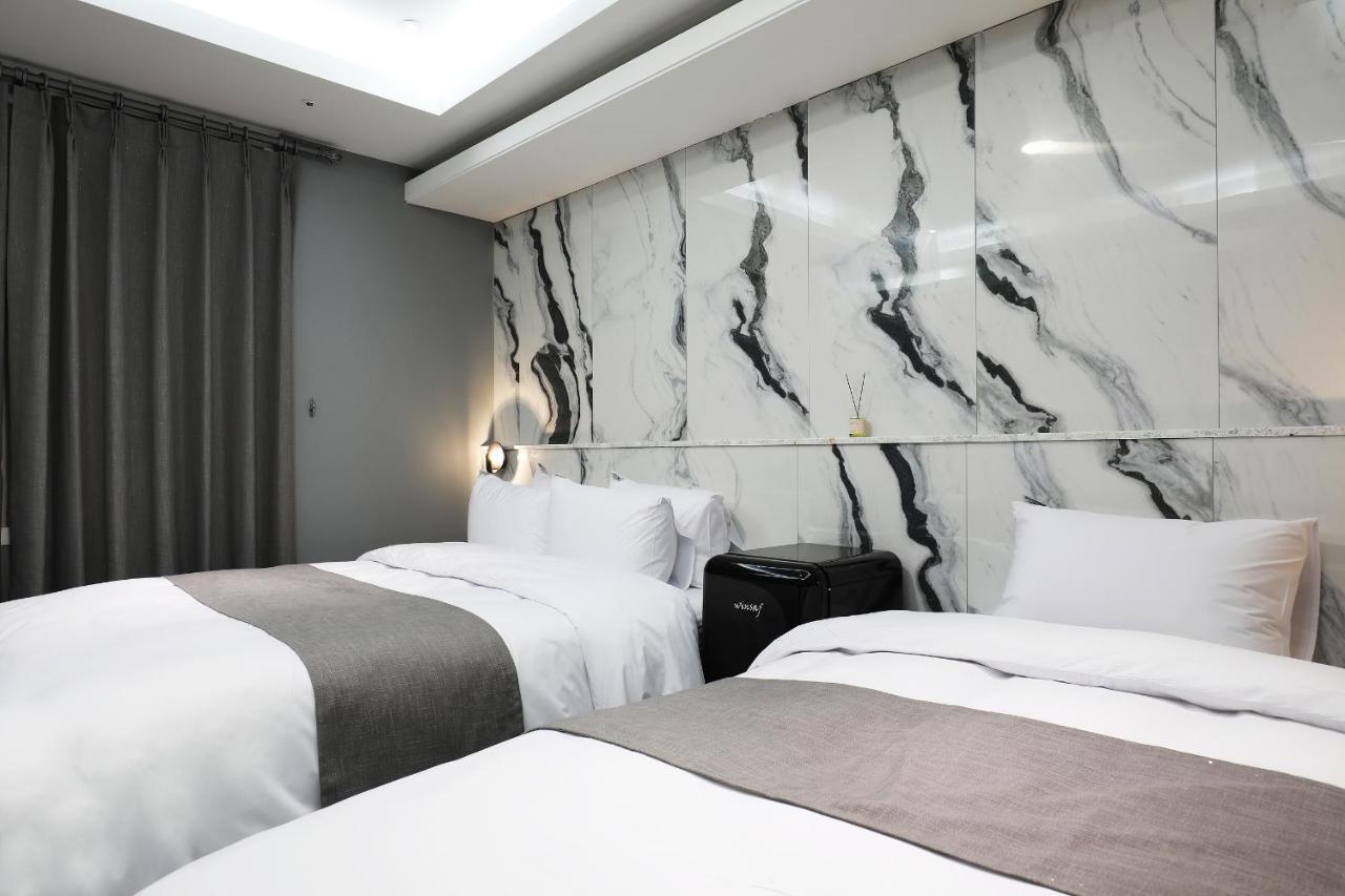 El Tower Hotel Gunsan Ngoại thất bức ảnh