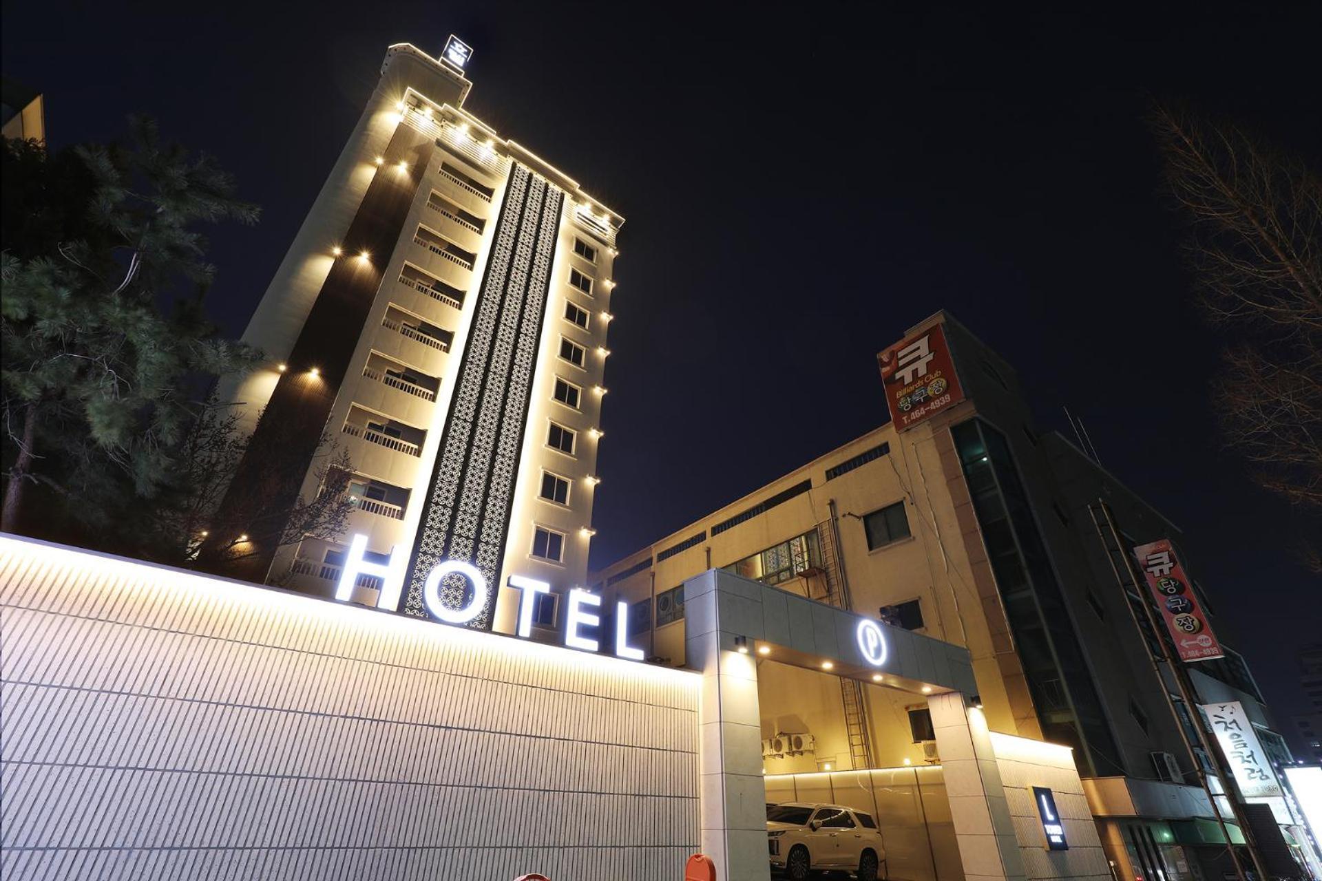 El Tower Hotel Gunsan Ngoại thất bức ảnh